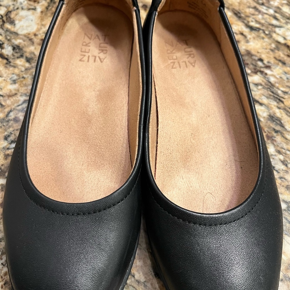 Black Women's Flats